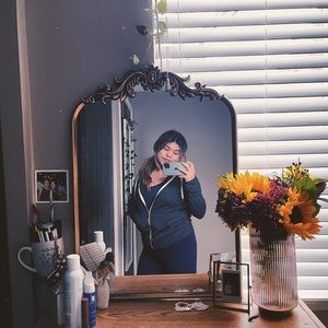 Meet your Posher, Jasmine